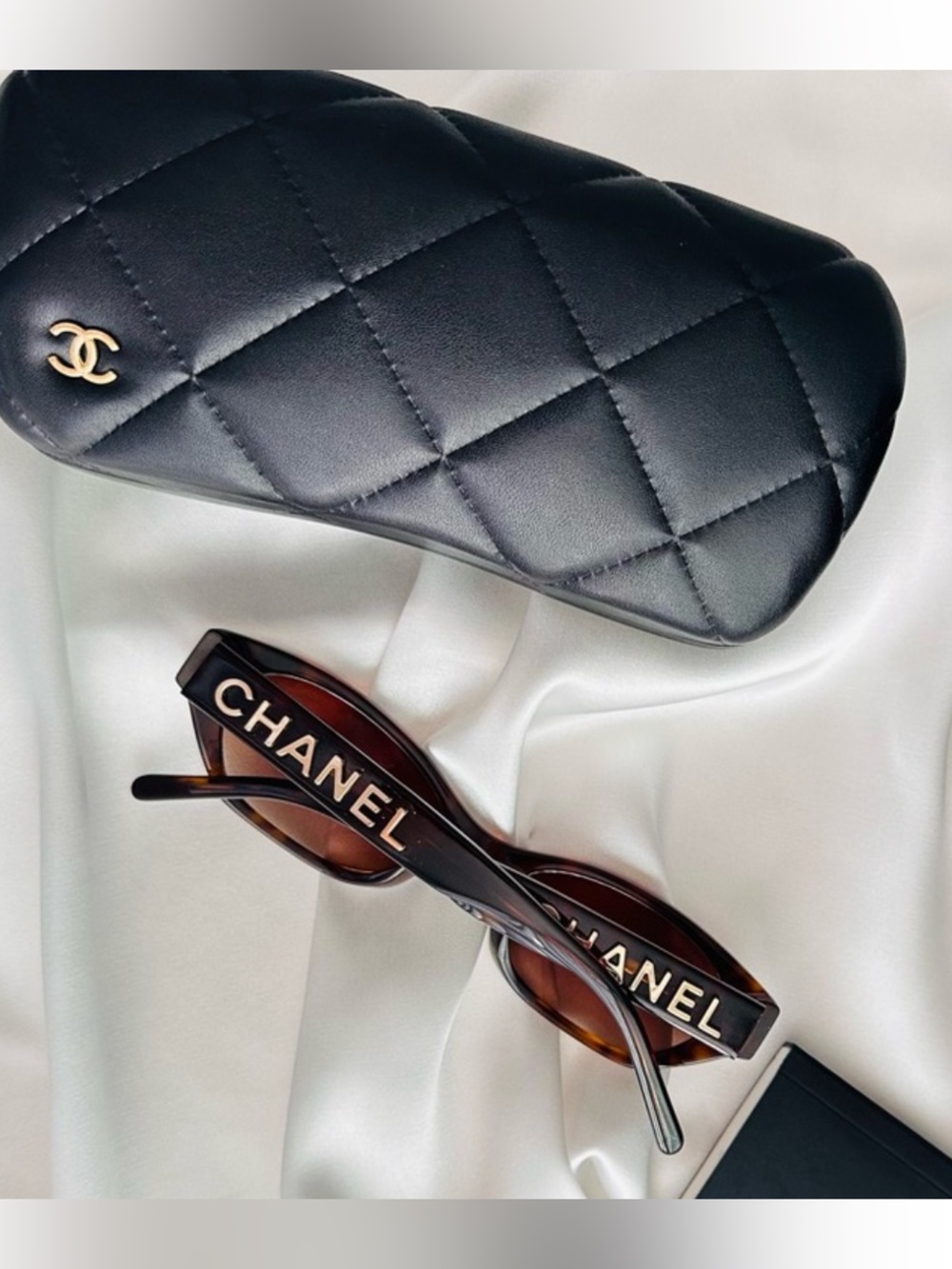 New Rare CHANEL Sunglasses Rectangle A71280